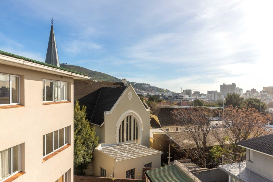 2 Bedroom Property for Sale in Gardens Western Cape